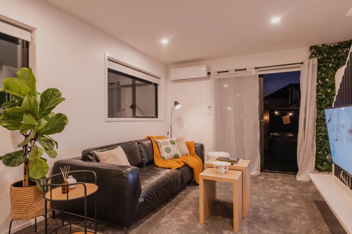 Apartment Where Meets Serenity In *